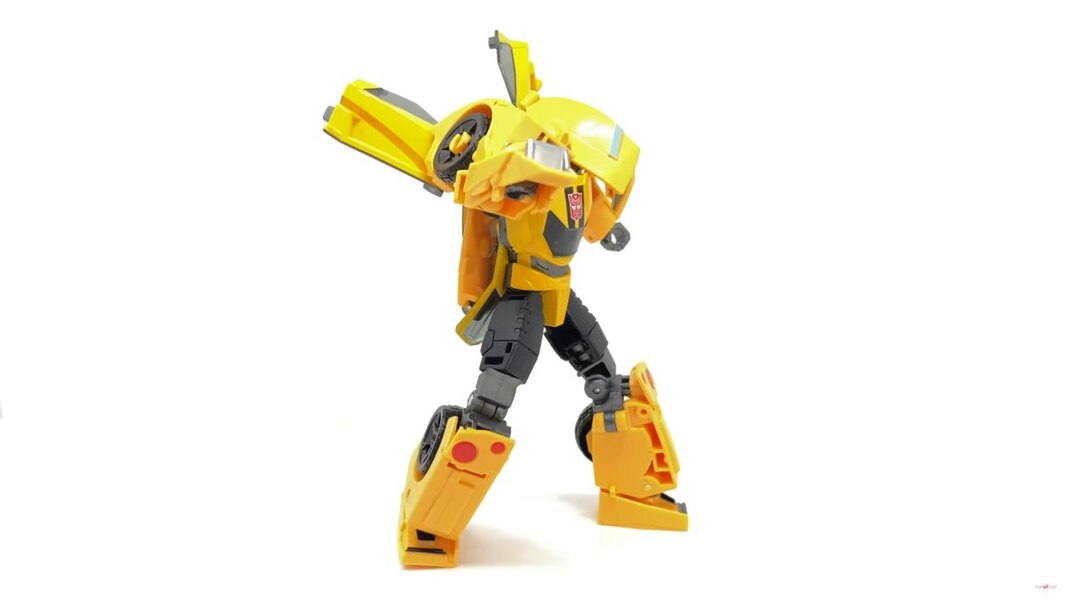In Hand Image Of Transformers Earthspark Bumble Deluxe Class  (7 of 37)